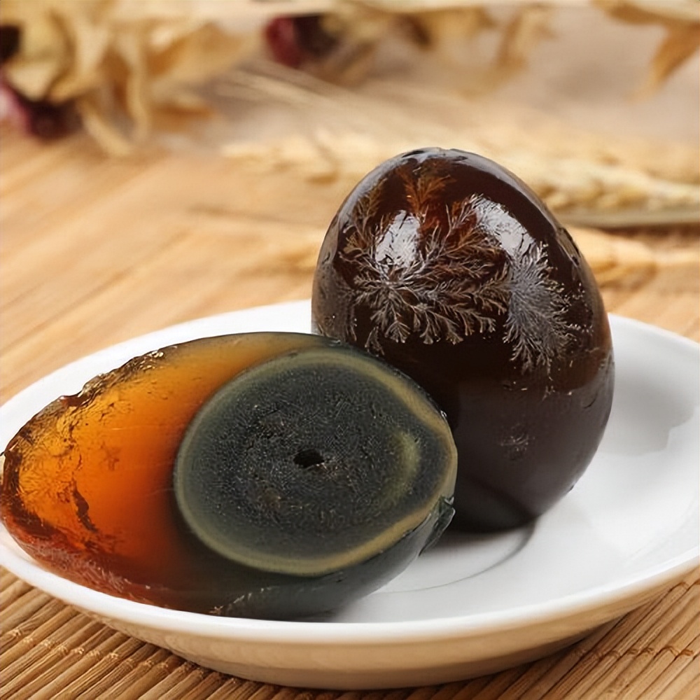 皮蛋被美国评为"最恶心食物"榜首,含铅能吃吗?有没有毒?