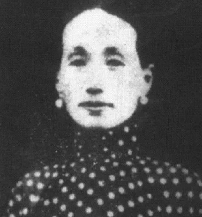 1931年,这天杜月笙的大老婆沈月英,着急去和自己的表哥傅方林幽会