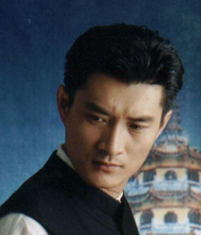 回顾黄安的前半生真幸运,将合租女孩娶回家,隐婚多年后一曲成名