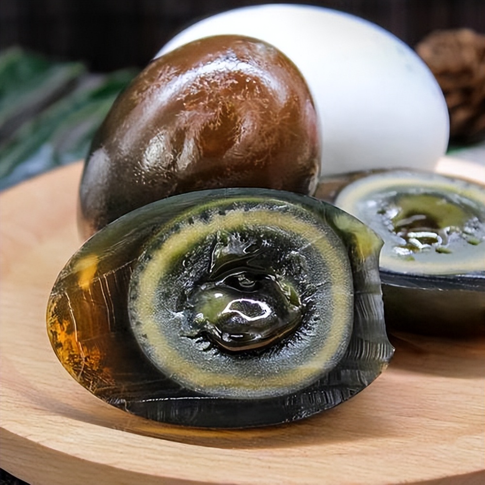 皮蛋被美国评为"最恶心食物"榜首,含铅能吃吗?有没有毒?