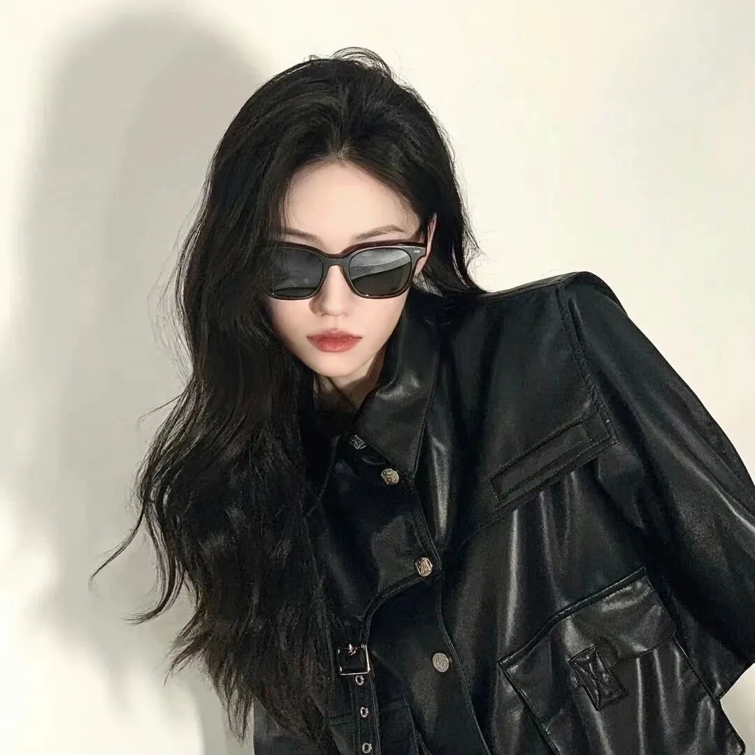 "又拽又飒,女人带点脾气的霸气文案"