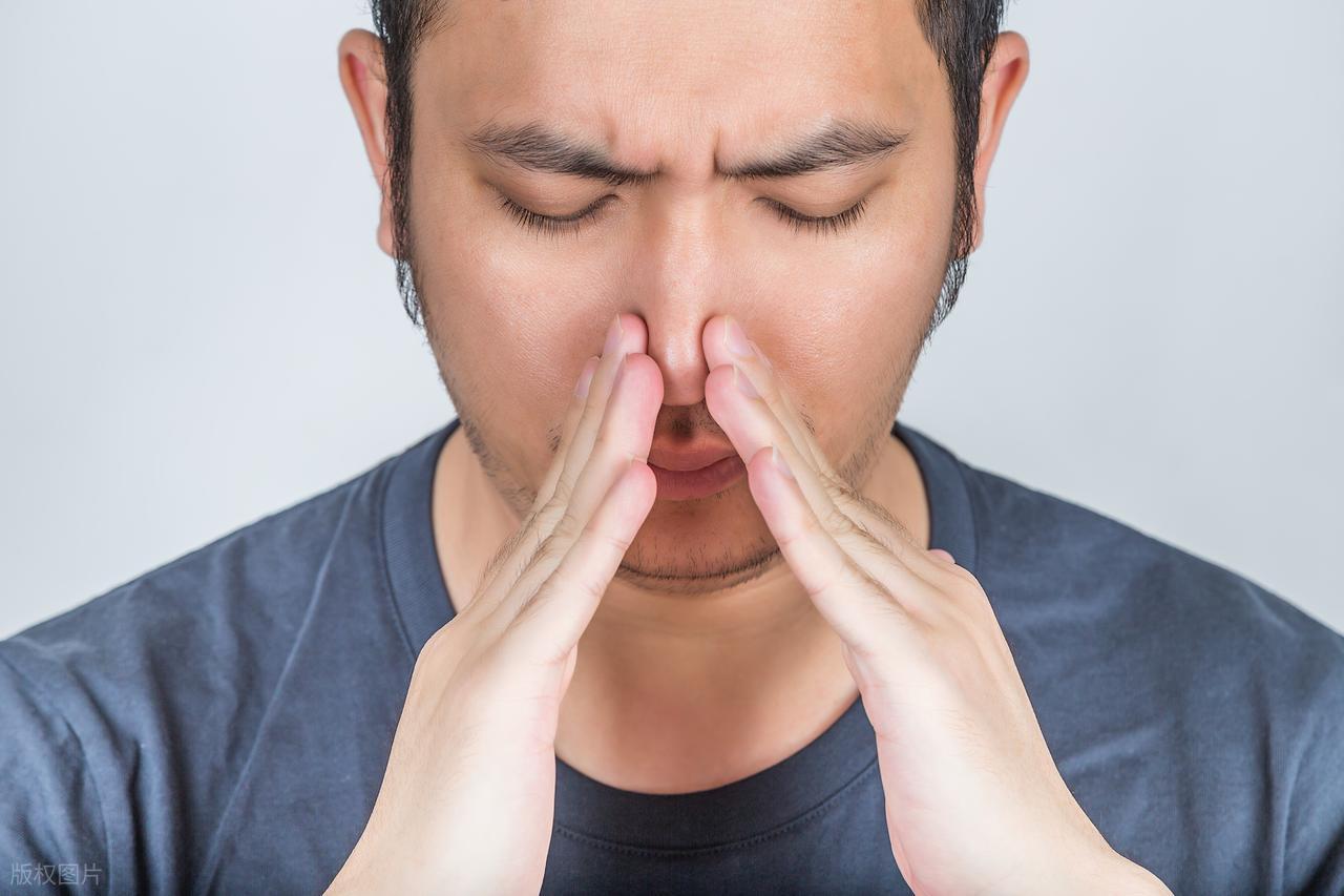 每个爱挖鼻孔的人,或早或迟要承受5个后果,劝你手下留情