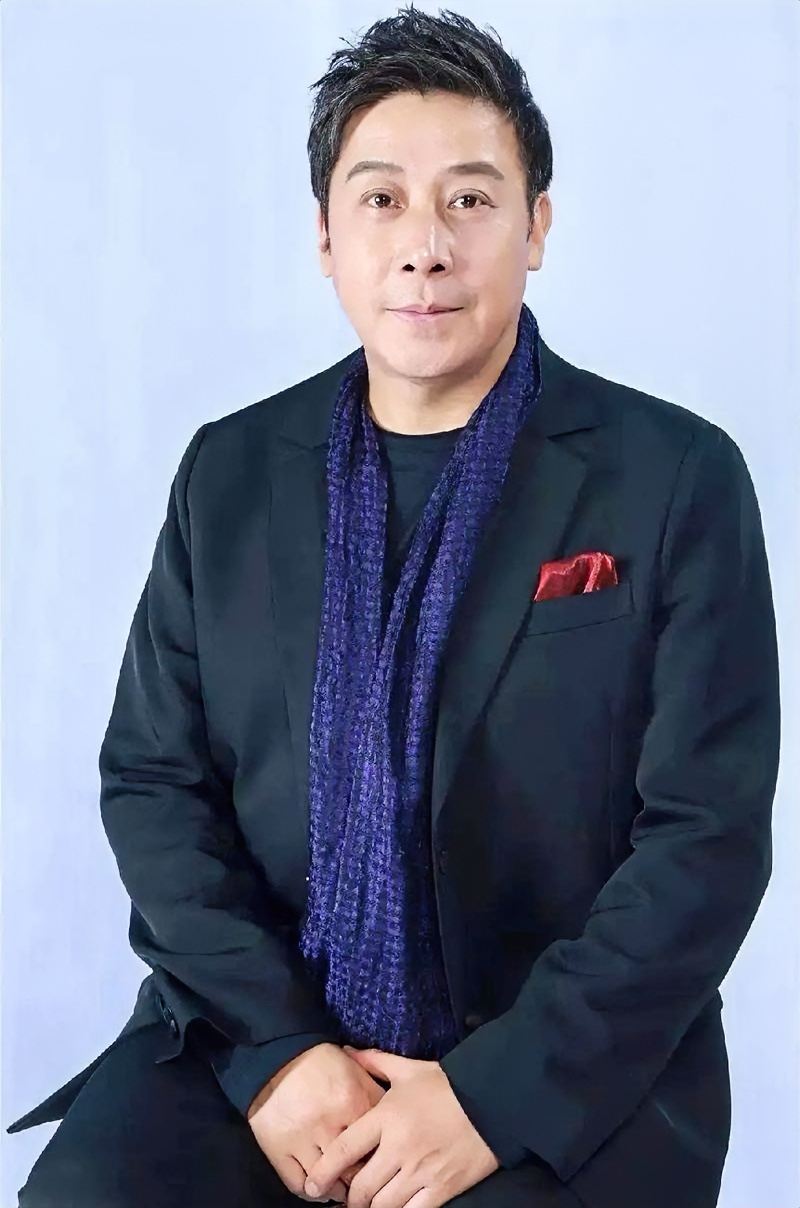 歌唱家魏金栋的家庭关系: 一,魏金栋1959年8月10日出生于北京,父母在