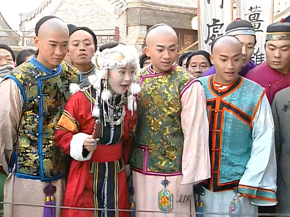 还珠格格:塞娅嫁尔康可留京,嫁尔泰为何需入赘?差别在哪