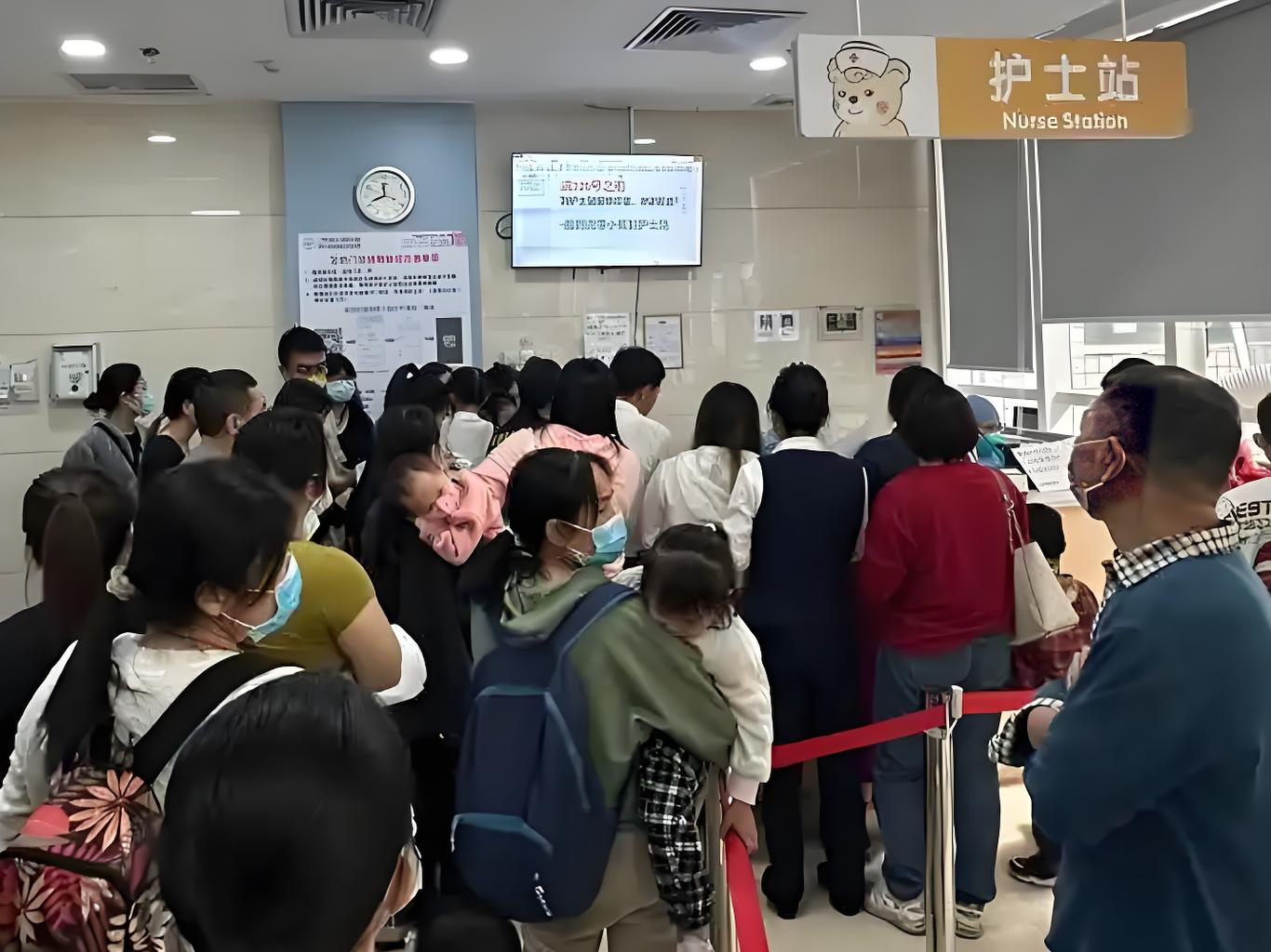 包含东方医院帮忙挂号陪同看病儿童诊疗耐心陪伴，减少抗拒与哭闹的词条