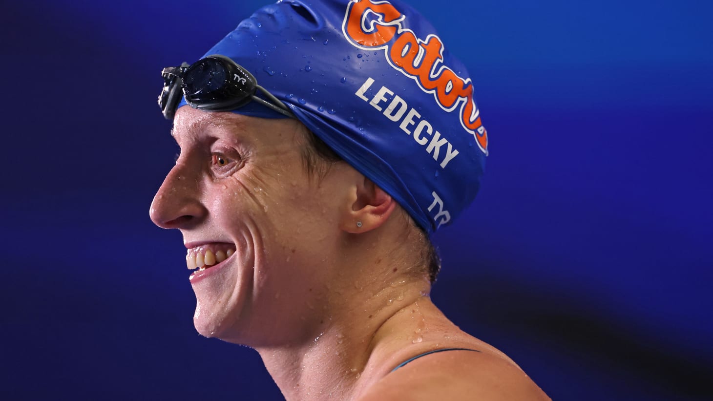 美国游泳运动员凯蒂·莱德基在2025年美国锦标赛上再次冲击800米自由