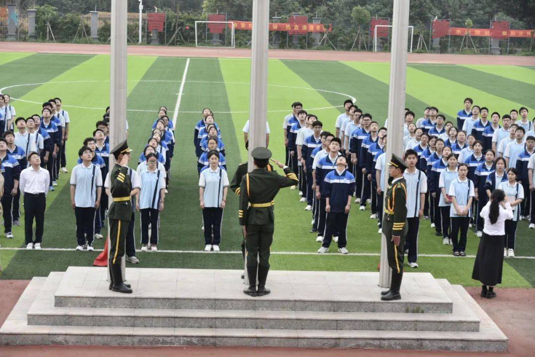 高考加油!南阳市第十完全学校高中部祝福高三学子一举夺魁