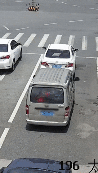 高温警报,车内小物件暗藏大隐患-有驾 高温警报,车内小物件暗藏大隐患-有驾