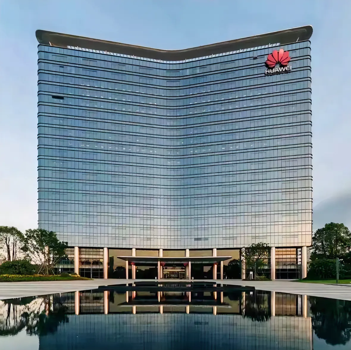 深圳十五大标志性企业: 1,第一名:华为集团 2,第二名:腾讯 3,第三名