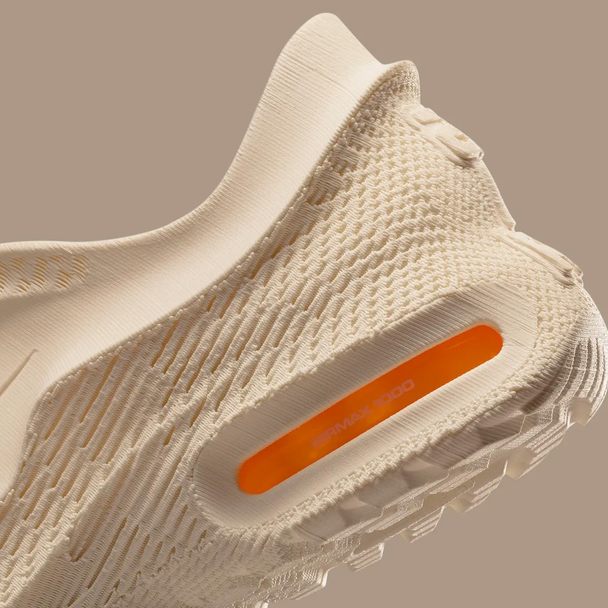 nike 今年惊喜有点多啊!憋了大半年的高科技新鞋,要发售了!