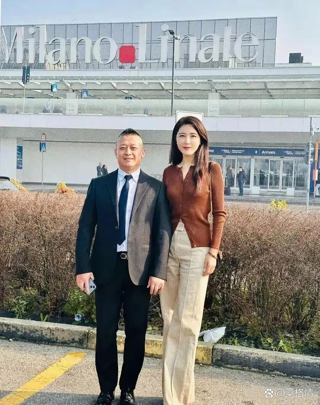 曾黎年纪快五十了,但还是特别好看,颜值一点不比那些二十多岁的小姑娘