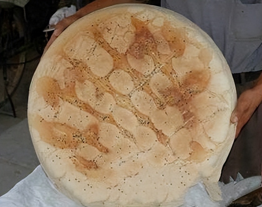 在河南南阳的美食版图中,博望锅盔犹如一颗璀璨的明珠,闪耀着独特的