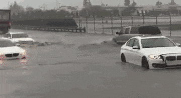 雨天出行,安全“驶”终如一——北京汽车博物馆汛期出行安全指南-有驾 雨天出行,安全“驶”终如一——北京汽车博物馆汛期出行安全指南-有驾