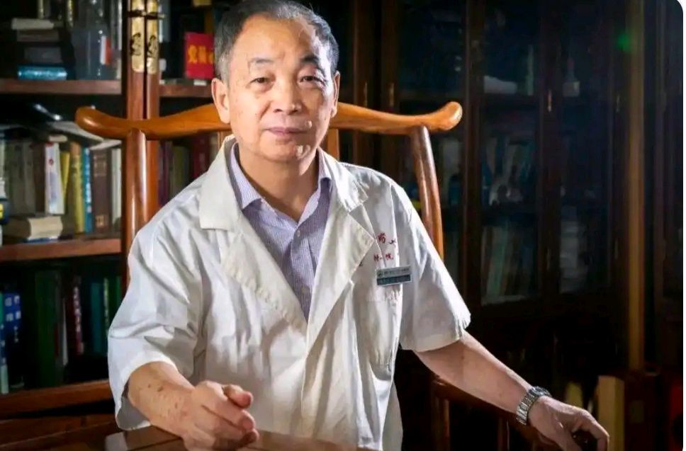 程丑夫:以 "四治" 法则破疑难,铸中医荣光