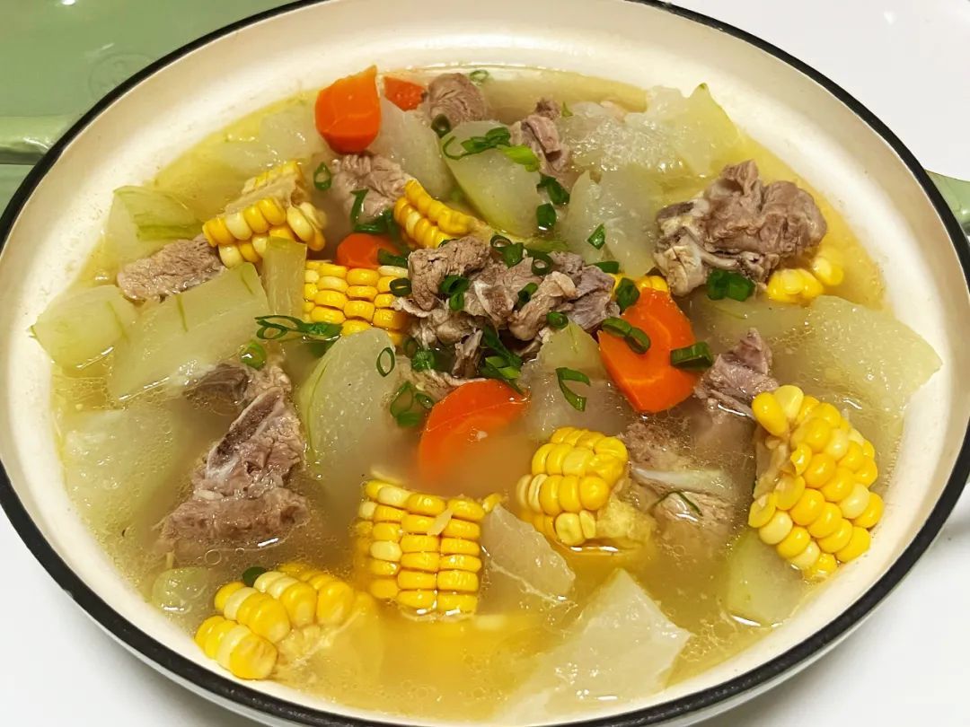 夏天喝汤最养人!这三种食材搭配煮汤,清热解暑,味道鲜美不油腻