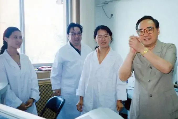 丁关根同志的简历