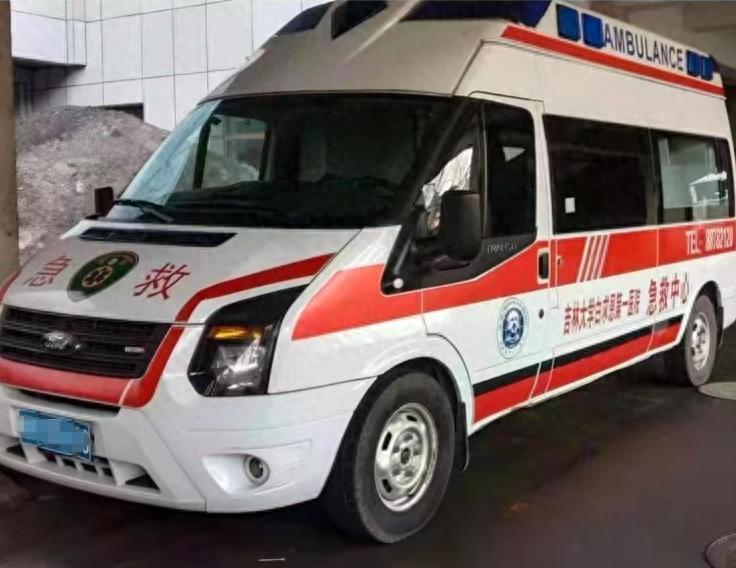 32岁女子被指输液过敏"黑救护车"转院途中去世,法院判医院担责10%