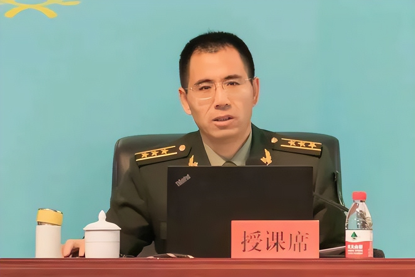 "内蒙古一光棍收养两个月大男婴,含辛茹苦把他养大