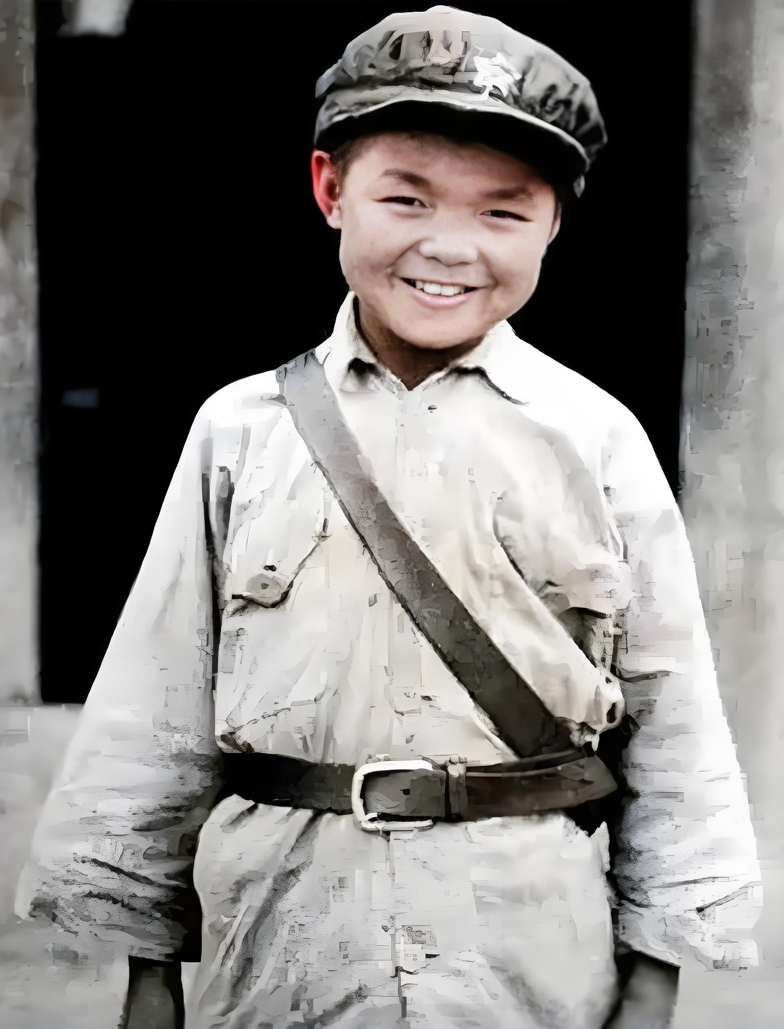 还是贺龙的亲外甥,当时参加长征时才年仅9岁,1928
