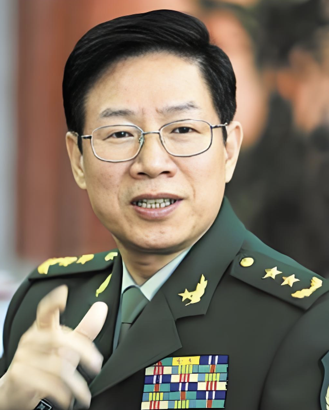 张海阳上将简历:虎父无犬子,从炊事员一步步成长为上将