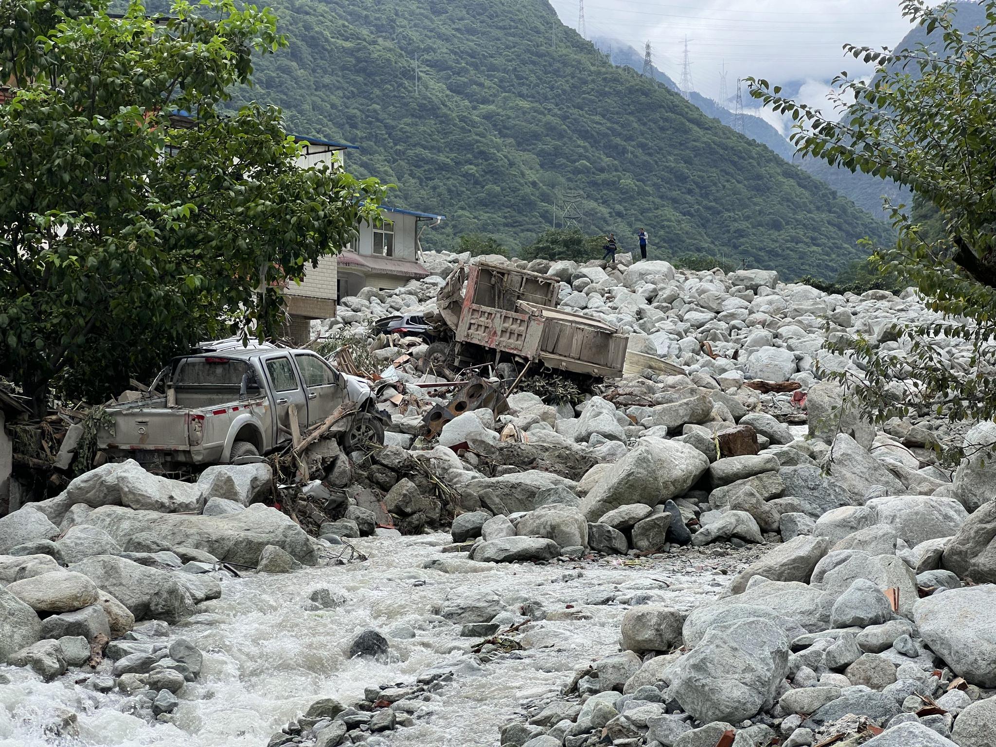 西藏口岸发生泥石流,已致17人失联