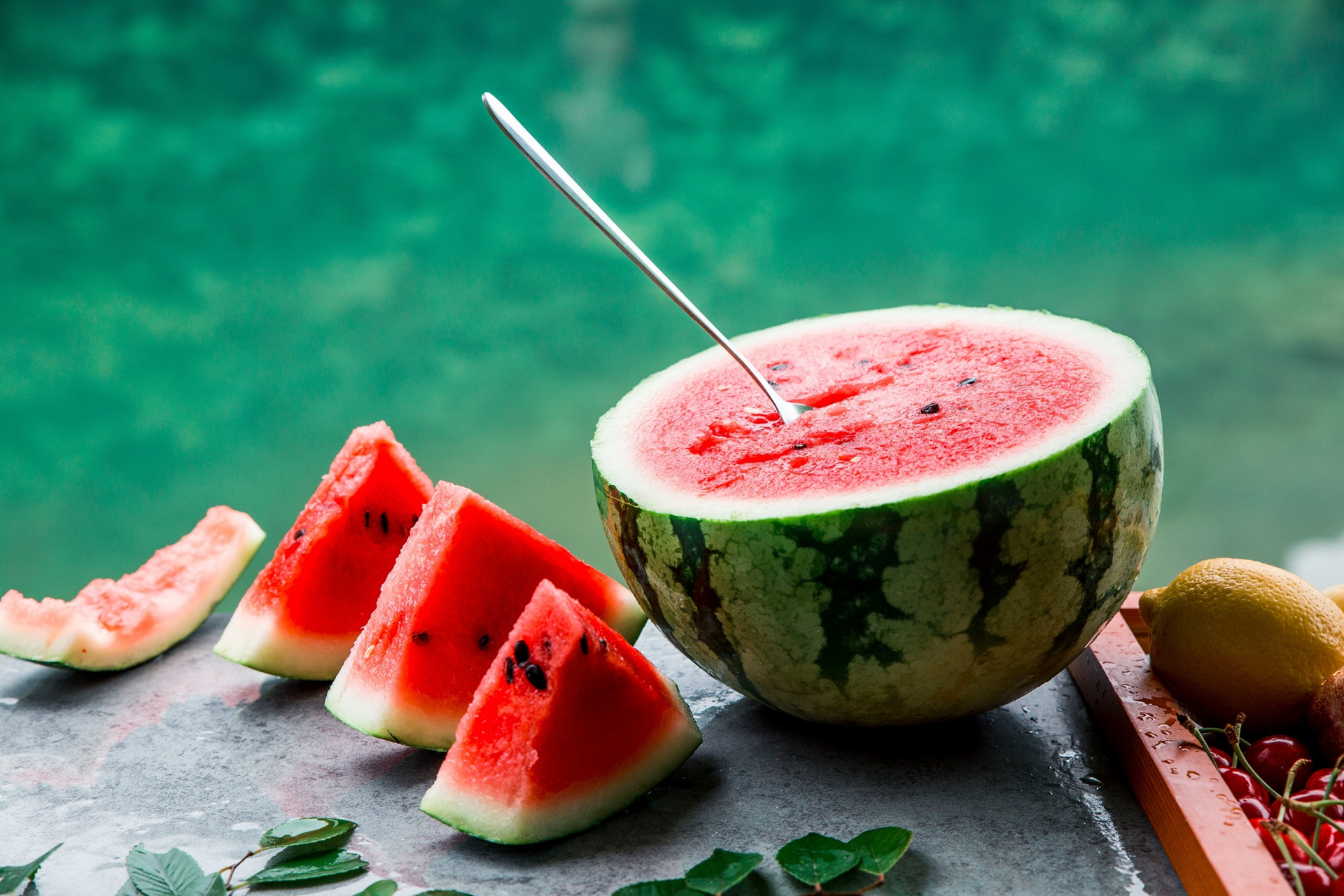 癌症要忌口,西瓜是发物不能吃?医生:真正不能吃的是这7种