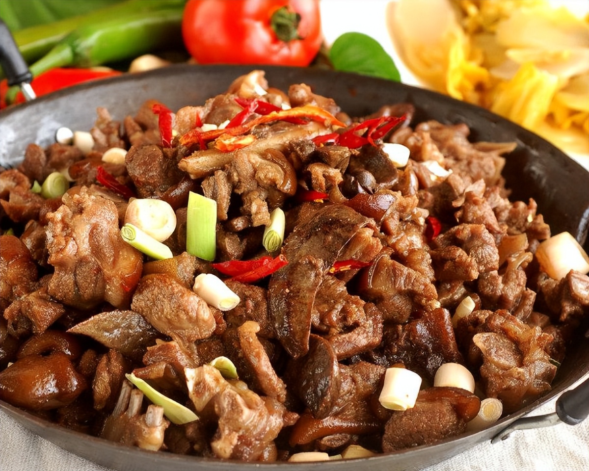 女孩吃"干锅狗肉"高烧呕吐进重症室,医生看到狗傻眼:这不是狗