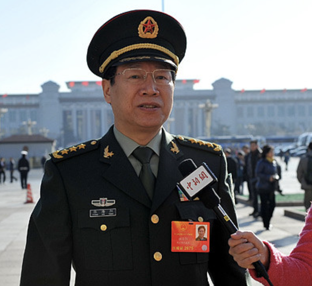 张海阳将军简历:虎父无犬子,父子皆是上将军衔