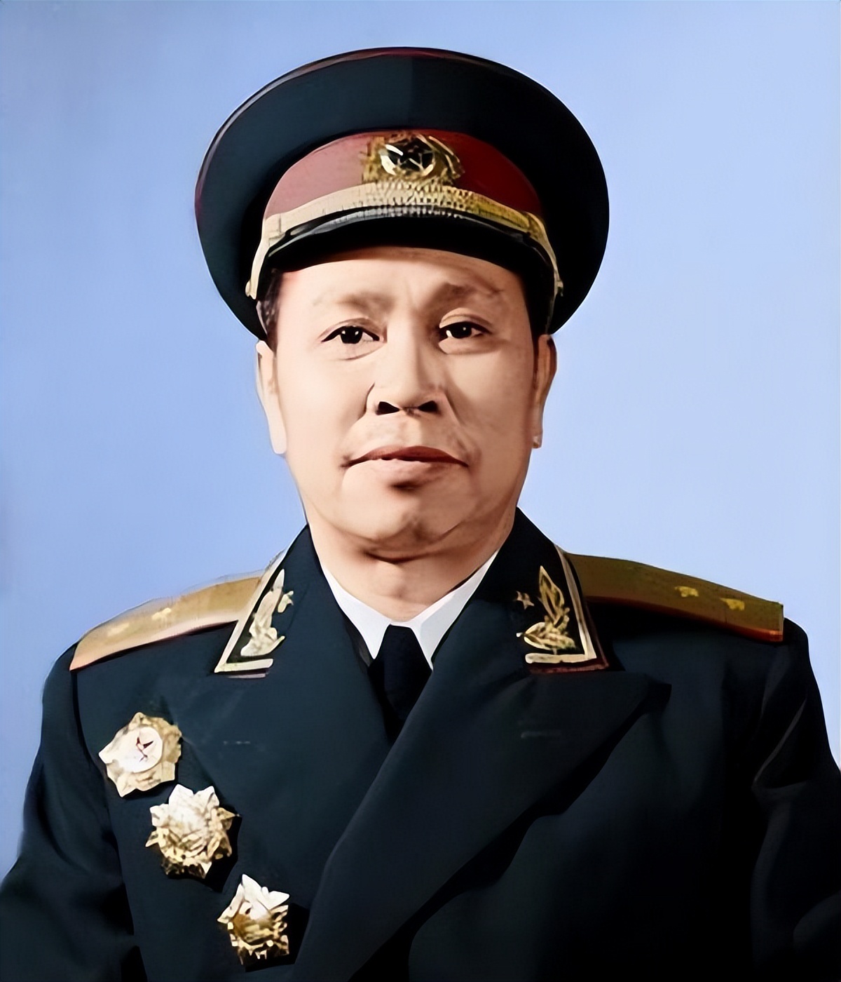 原标题:92年邱会作来京,战友请他在大学食堂吃饭,张