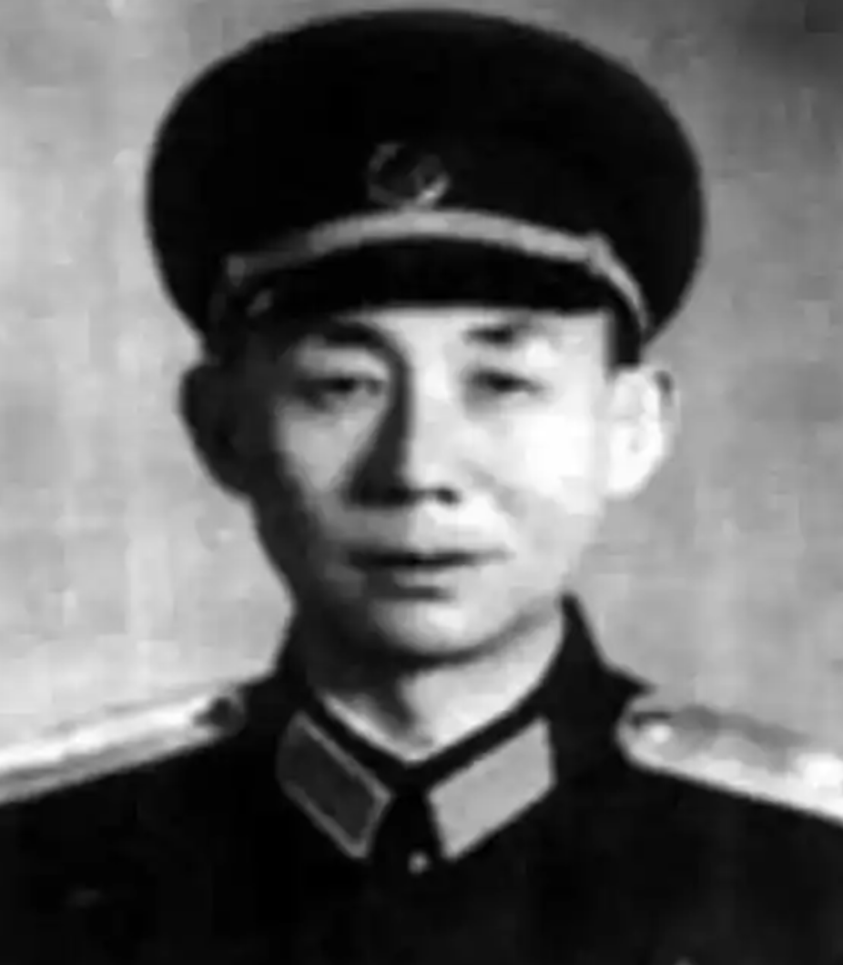 曾任中组部部长的郭玉峰,因反对平反冤假错案,1977年被免职
