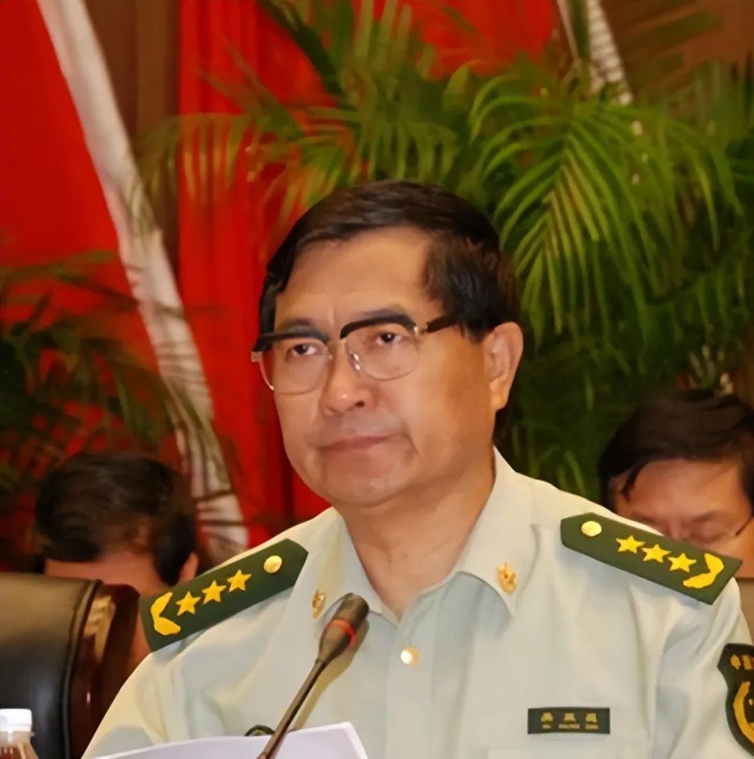 原武警司令员,吴双战同志奋斗历程