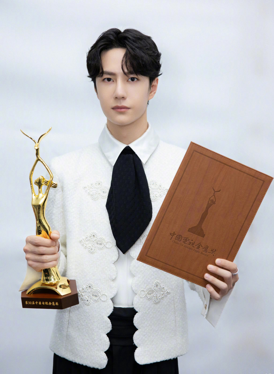 好消息来了:北美rakuten viki发布消息称,王一博主演的《陪你到世界之