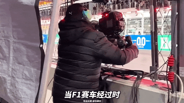 半年收4辆豪车、手持老钱入场券，深夜买醉的Lisa纯属是开心坏了吧？-有驾