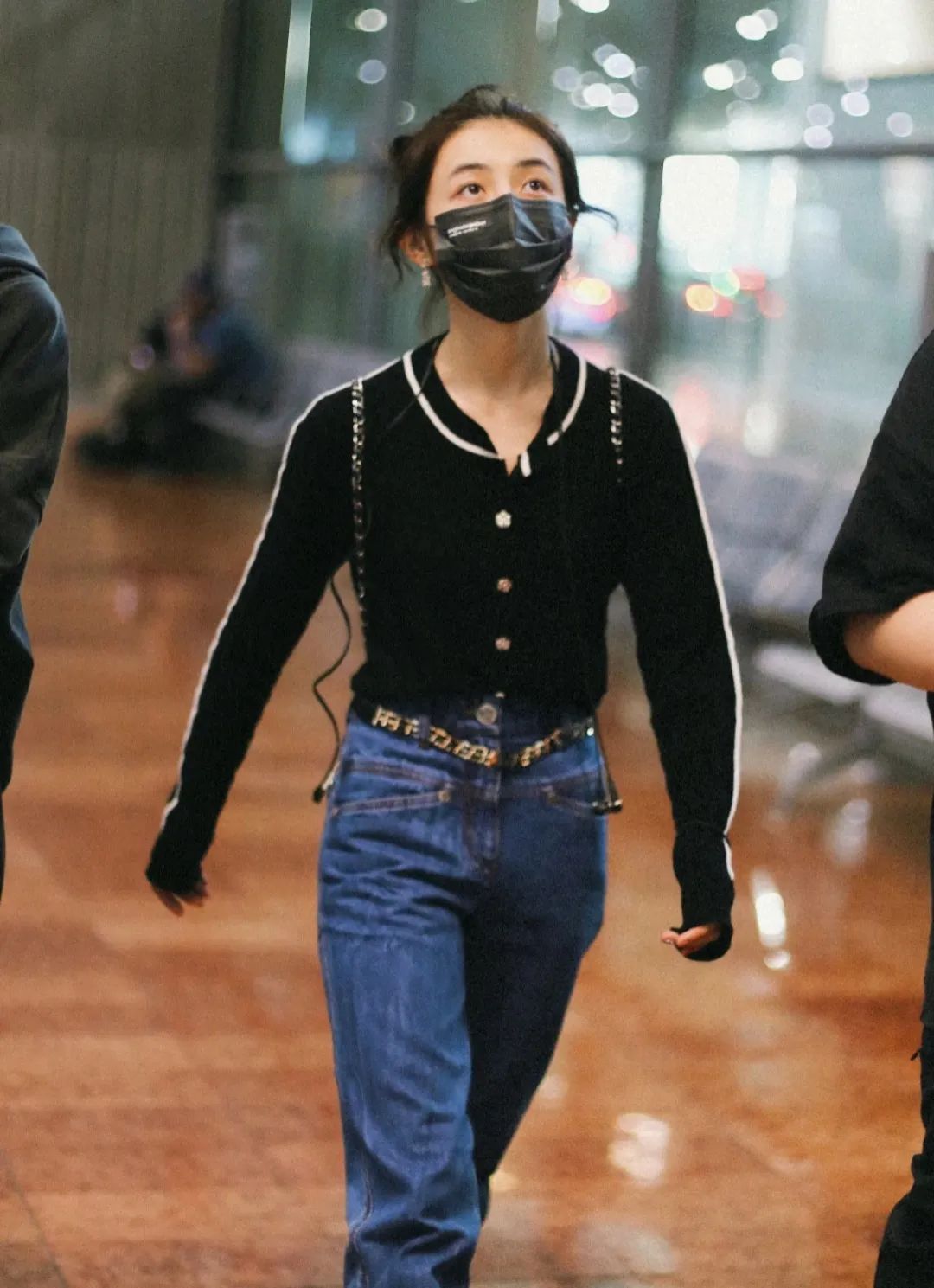 被倪妮表白的张子枫,太好看了!20套夏日穿搭显高显瘦,文艺少女