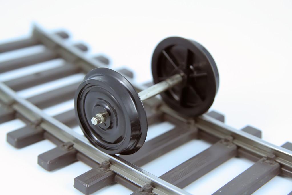 别小瞧火车车轮!正是这毫不起眼的它,稳稳托住飞驰火车不脱轨!