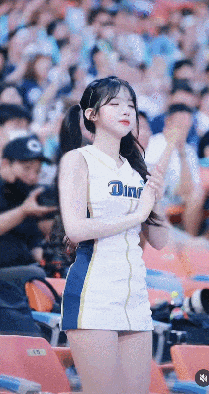 今日动态图:难怪现在公司的美女很少 原来都去电子厂打工了!