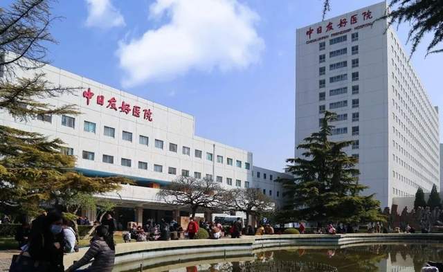 中日友好医院门诊陪诊挂号服务老人就医全程照料，每一步都安稳的简单介绍