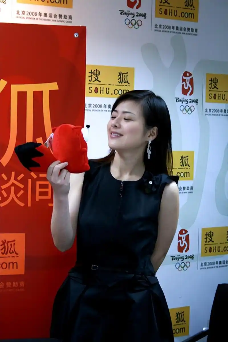 主持人陈辰:嫁给小2岁歌手余笛,41岁高龄产子,结婚13年幸福如初