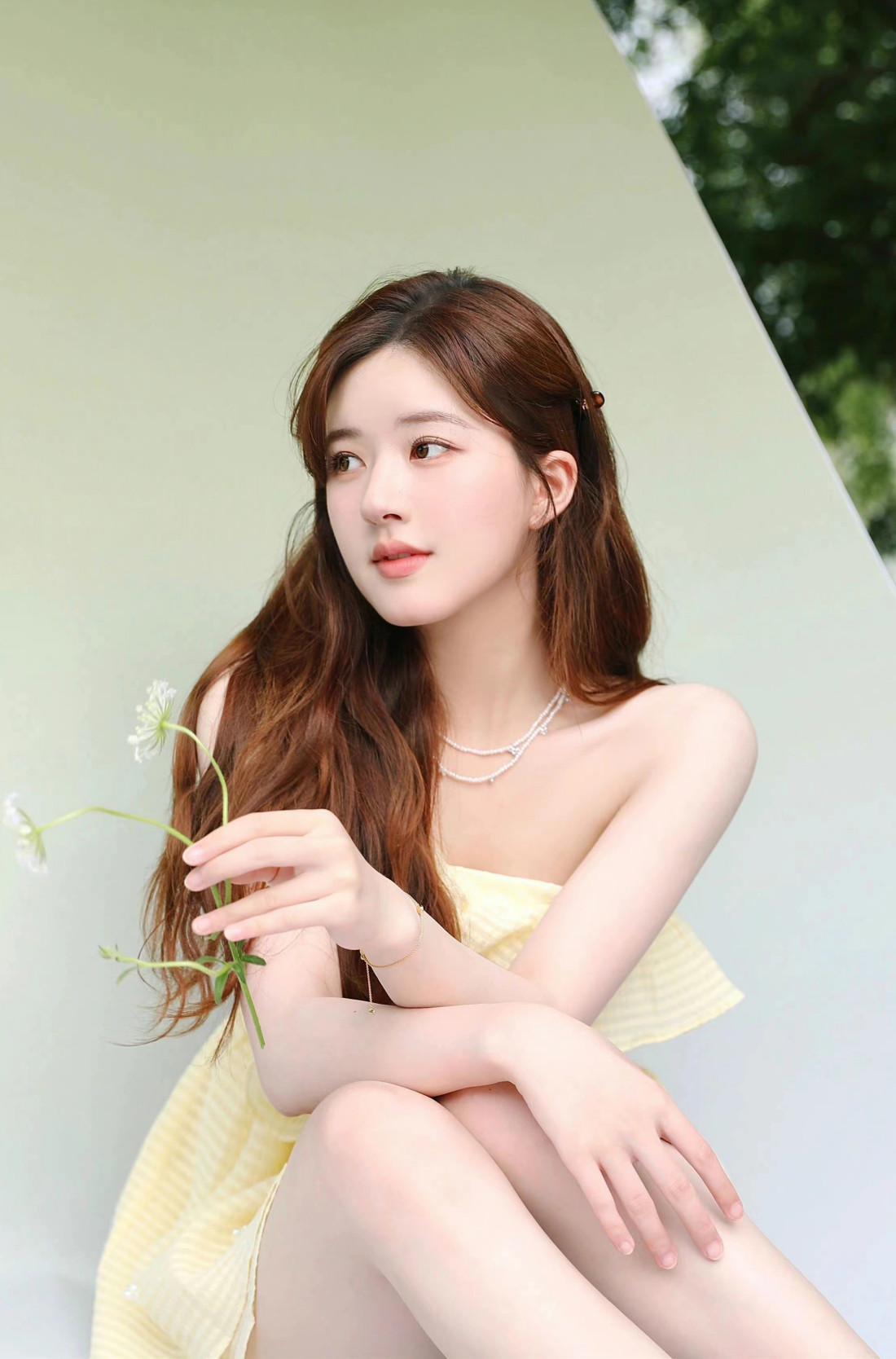 原来不是她不想赔钱,而是 公司不给她赔钱的机会,明摆着不想放赵露思