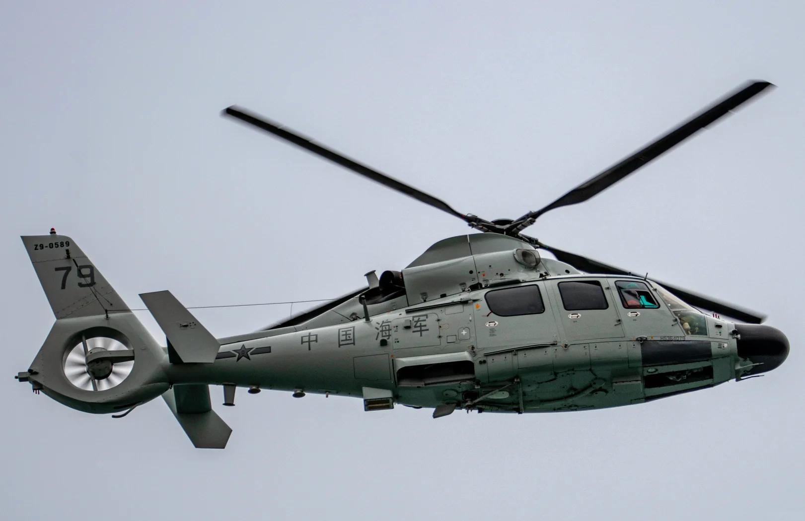 菲律宾连撞中国船只,中国反击毫不留情,052d驱逐舰首度撞击回击