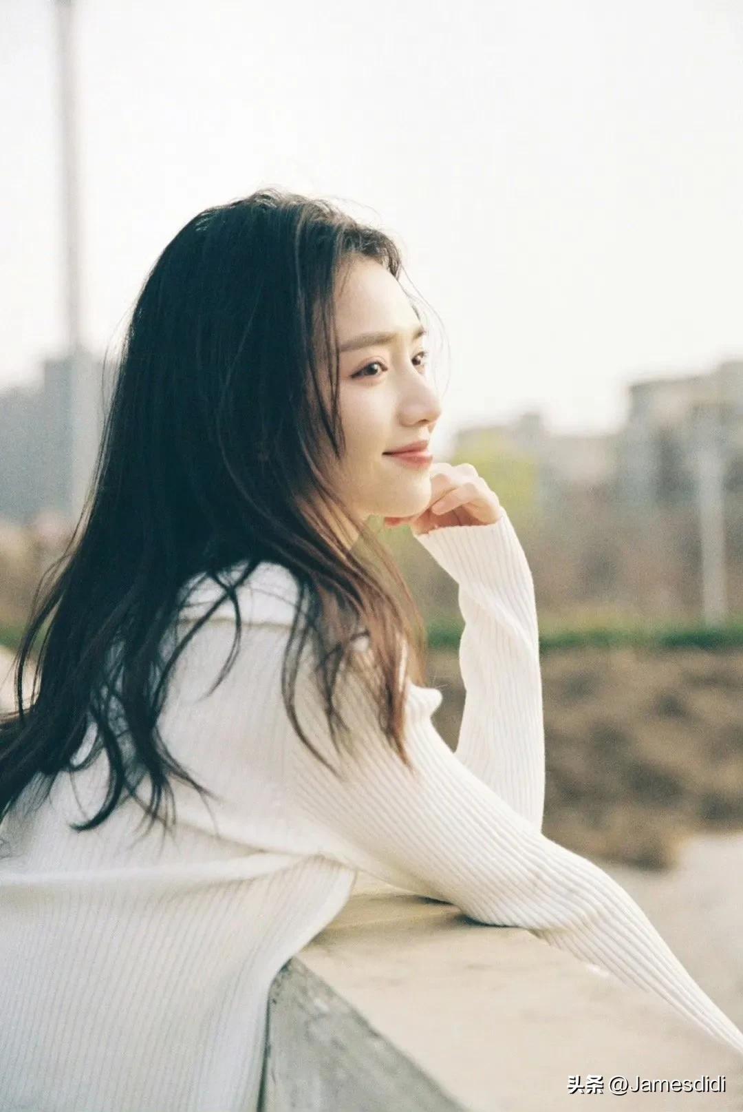 南京艺术学院校花 段钰 犹如含苞待放花朵 令人心生怜爱 让人心情愉快