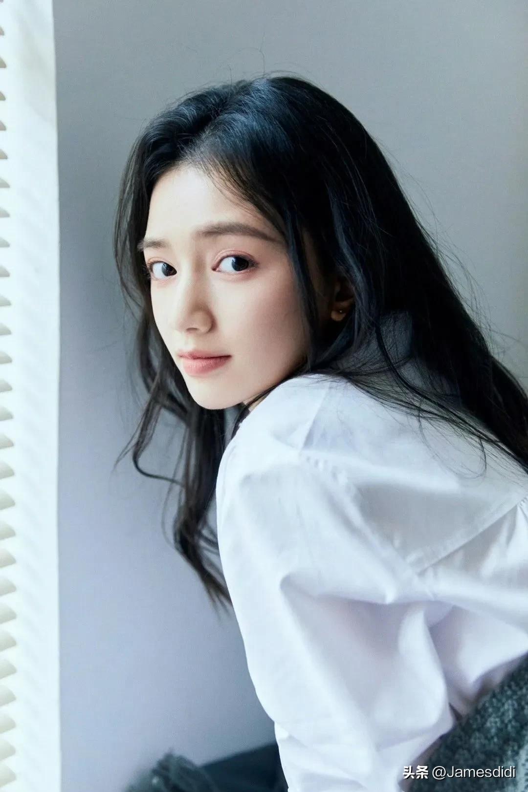 南京艺术学院校花 段钰 犹如含苞待放花朵 令人心生怜爱 让人心情愉快