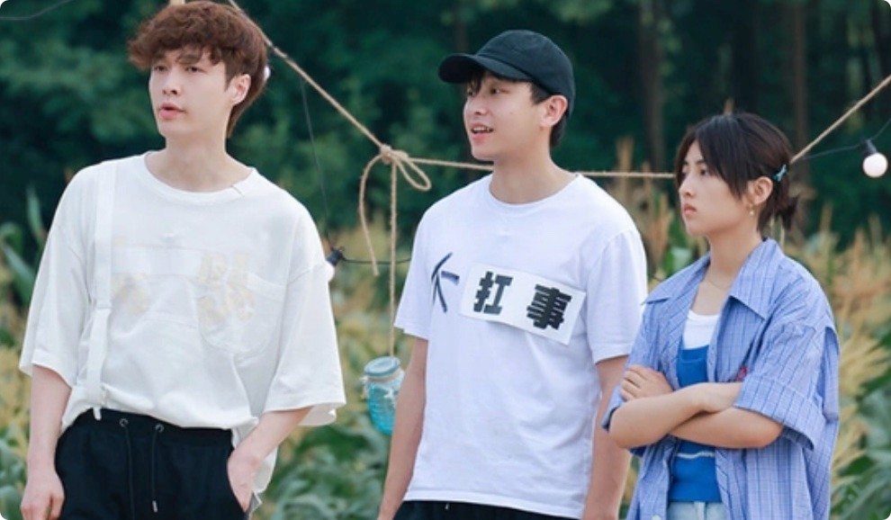 《向往8》路透,彭昱畅瘦了,张艺兴帅了,张子枫美翻,何炅年轻