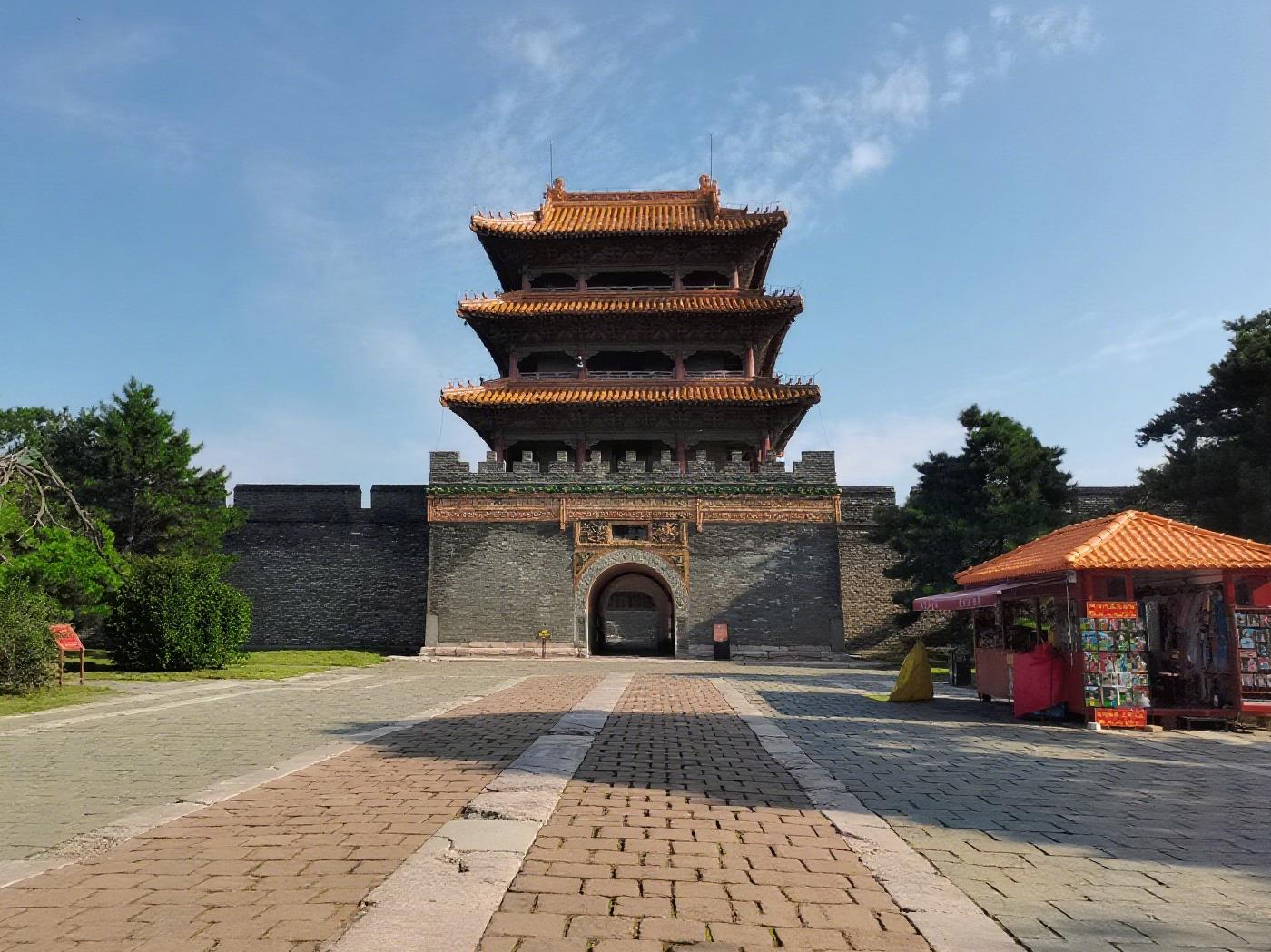 沈阳清昭陵(北陵)隆恩门,角楼和东西配楼