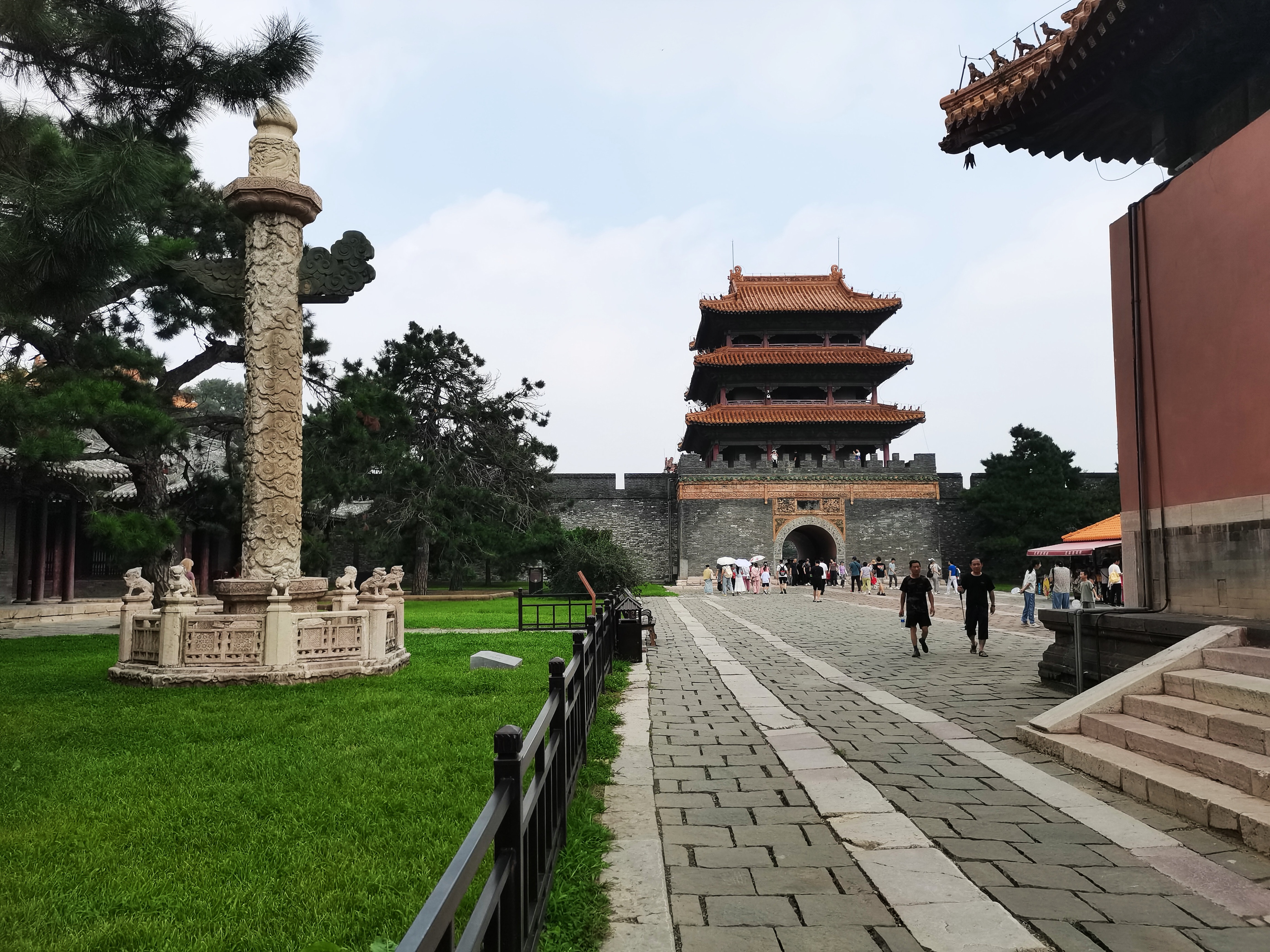 沈阳清昭陵(北陵)隆恩门,角楼和东西配楼