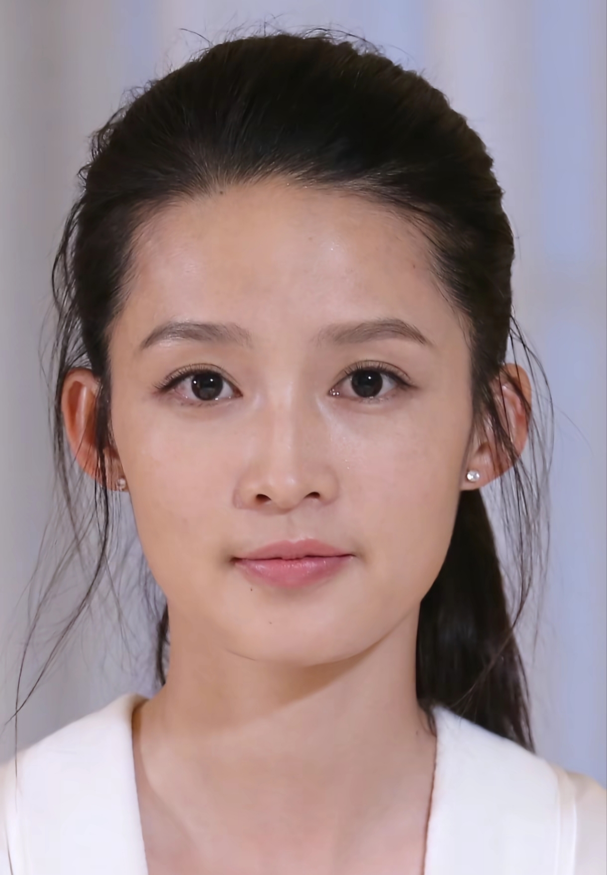 连妈妈喊我晒衣服都忘了应,满脑李沁素颜真实照片李沁素颜图片李沁