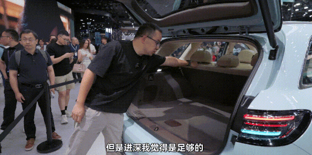 成都车展上的车企卖车有多拼?追到隔壁展台也要我留资-有驾 成都车展上的车企卖车有多拼?追到隔壁展台也要我留资-有驾