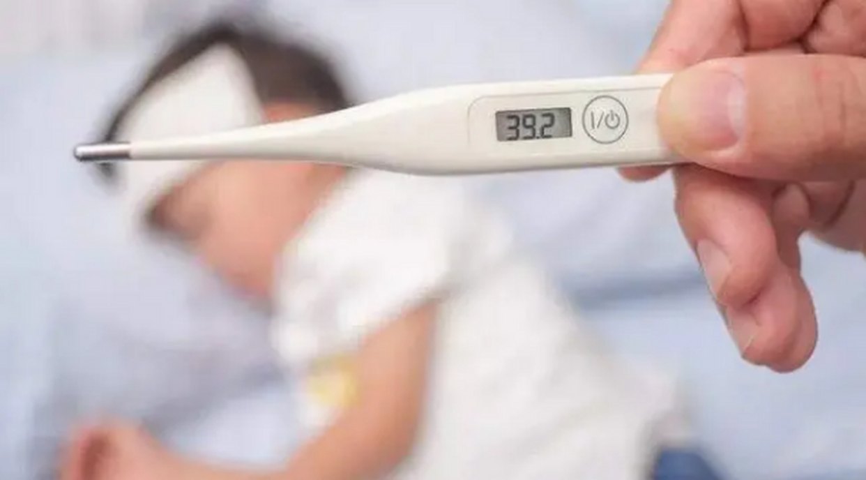 体温超过37℃就是发烧？发烧的3大误区，现在知道还不算晚
