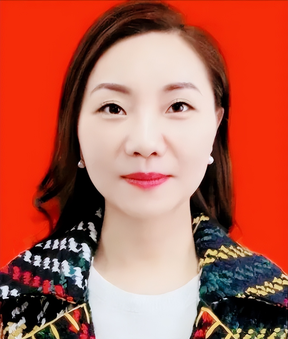 湖南80后美女色诱多名领导上位用绝活打通前程敛财无数私生活