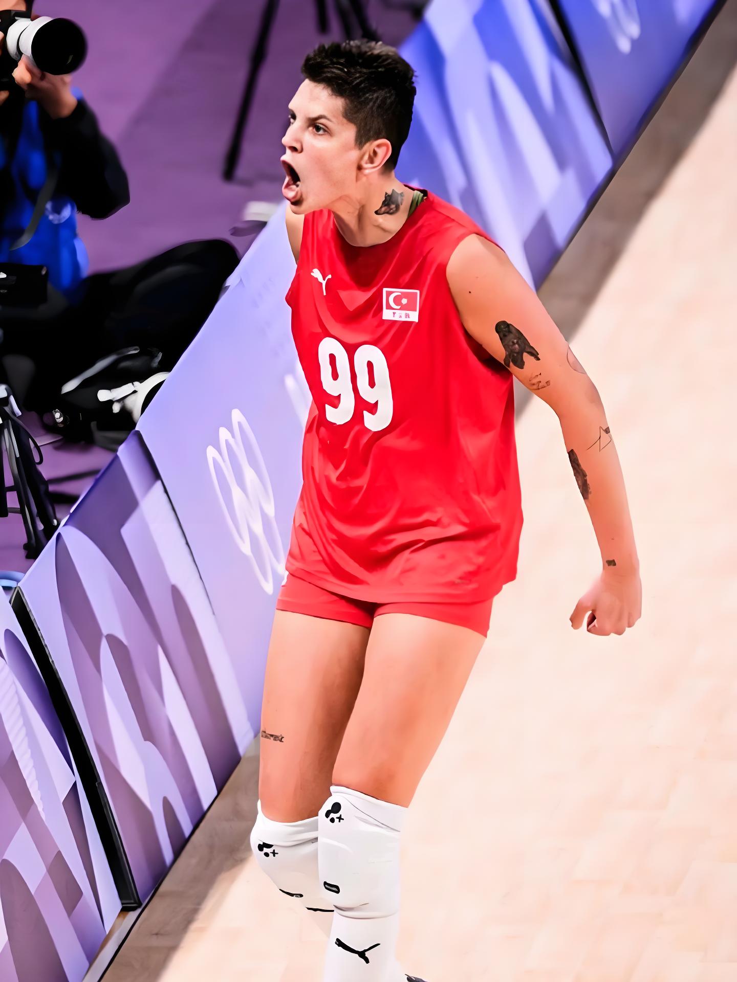 "假小子"卡拉库尔特:帮土耳其女排创造历史,球迷担心她的婚恋